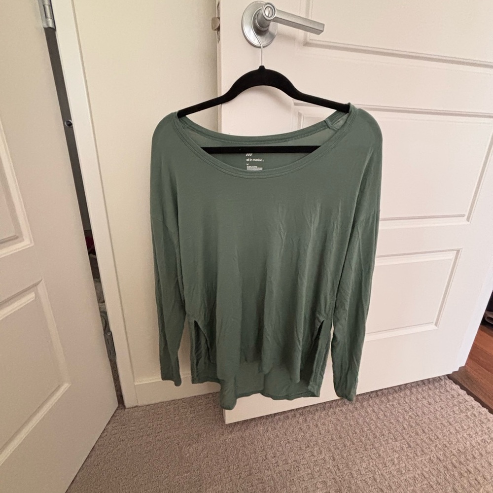 Women's Green Long Sleeve Top